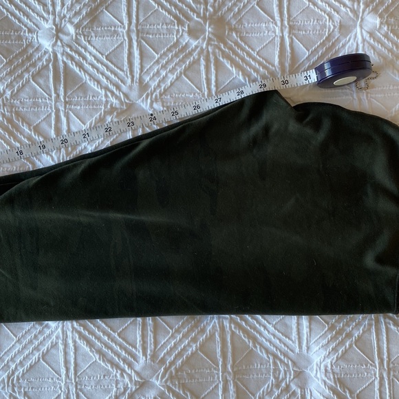 LULULEMON | Camo Wunder Under | Size 8 | EEUC - Picture 5 of 5